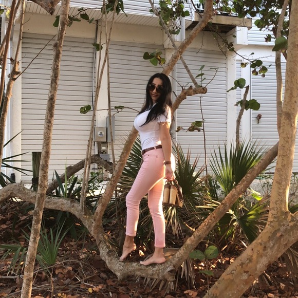 Meet your Posher, Jenny - Picture 1 of 2